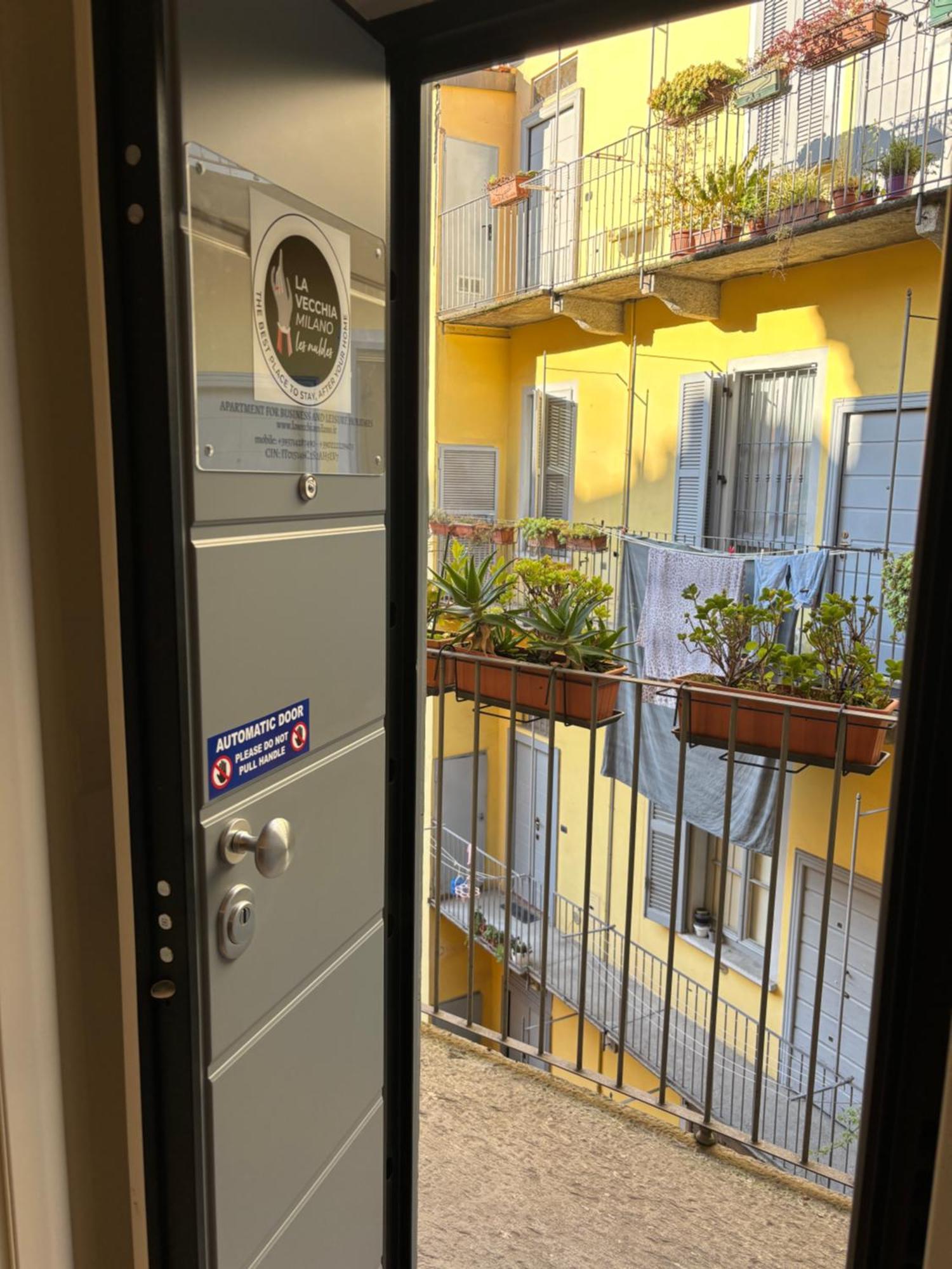 La Vecchia Milano-les Nubles Vannucci - Il Ballatoio E Il Cortile Apartamento